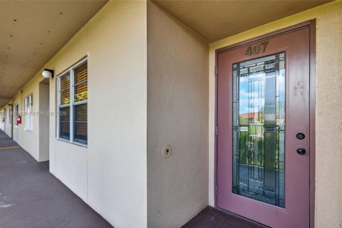 Condominio en alquiler en Pembroke Pines, Florida, 1 dormitorio, 98.94 m2 № 2008294 - foto 5