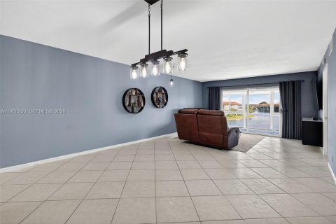 Condominio en alquiler en Pembroke Pines, Florida, 1 dormitorio, 98.94 m2 № 2008294 - foto 14