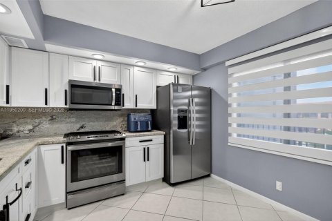 Condominio en alquiler en Pembroke Pines, Florida, 1 dormitorio, 98.94 m2 № 2008294 - foto 9