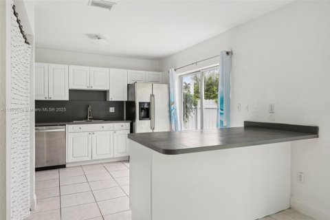 Villa ou maison à vendre à Homestead, Floride: 5 chambres, 227.61 m2 № 1949951 - photo 5