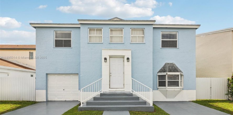 Villa ou maison à Homestead, Floride 5 chambres, 227.61 m2 № 1949951