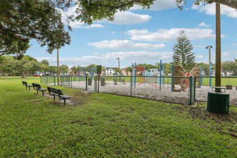 Villa ou maison à vendre à Homestead, Floride: 5 chambres, 227.61 m2 № 1949951 - photo 25