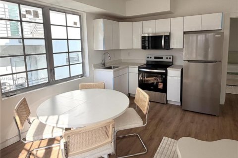 Кондоминиум с 20 спальнями в Майами-Бич, Флорида № 2005023