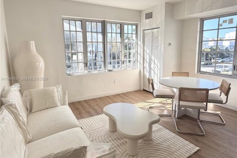 Снять в аренду кондоминиум в Майами-Бич, Флорида 20 спален, 943.89м2, № 2005023 - фото 2