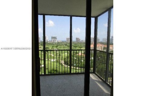 Condo in Aventura, Florida, 2 bedrooms  № 1987816 - photo 5