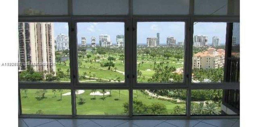 Condo in Aventura, Florida, 2 bedrooms  № 1987816