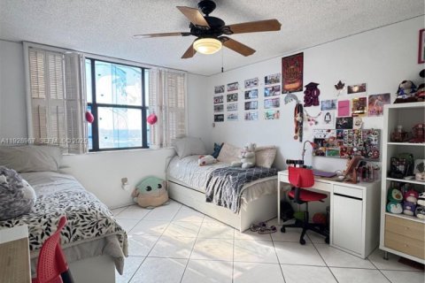 Condo in Aventura, Florida, 2 bedrooms  № 1987816 - photo 8