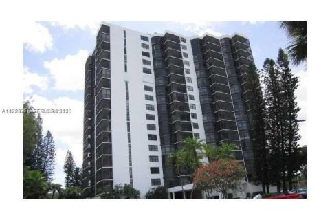 Condo in Aventura, Florida, 2 bedrooms  № 1987816 - photo 10