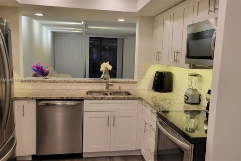 Copropriété à vendre à Boca Raton, Floride: 2 chambres, 124.4 m2 № 1842783 - photo 9
