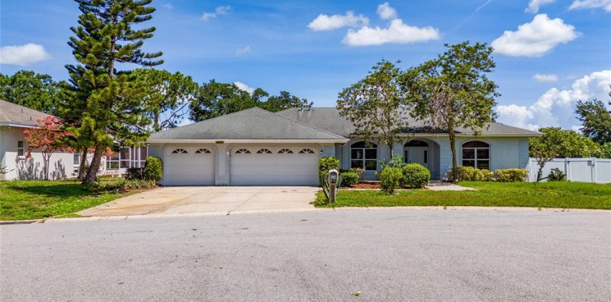 House in Winter Haven, Florida 3 bedrooms, 224.82 sq.m. № 1885139