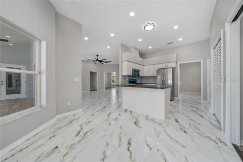 Casa en alquiler en Winter Haven, Florida, 4 dormitorios, 224.82 m2 № 1885139 - foto 12
