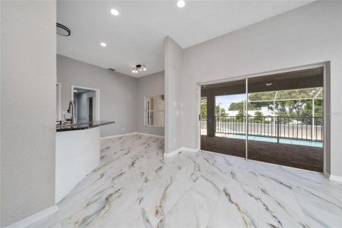 Casa en alquiler en Winter Haven, Florida, 4 dormitorios, 224.82 m2 № 1885139 - foto 10
