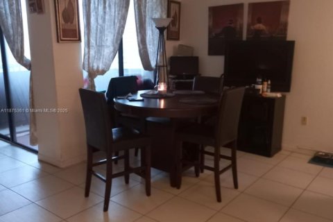 Condo in Miami, Florida, 1 bedroom  № 1977818 - photo 8