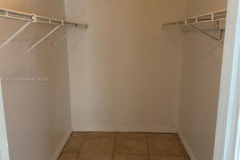 Copropriété à louer à Lauderhill, Floride: 1 chambre, 55.74 m2 № 1972426 - photo 9