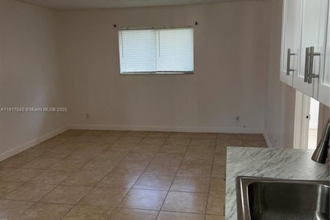 Copropriété à louer à Lauderhill, Floride: 1 chambre, 55.74 m2 № 1972426 - photo 3