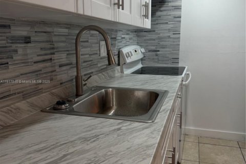 Copropriété à louer à Lauderhill, Floride: 1 chambre, 55.74 m2 № 1972426 - photo 6