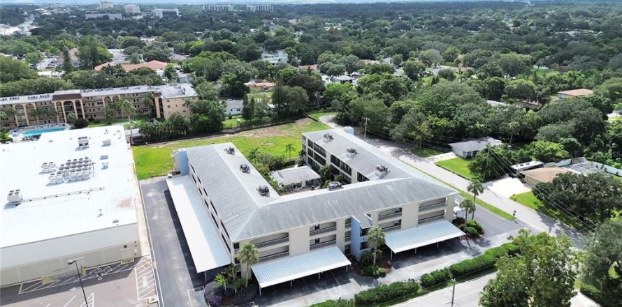 Condominio en Largo, Florida, 2 dormitorios № 1799879
