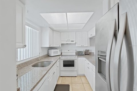Condo in Largo, Florida, 2 bedrooms  № 1799879 - photo 6