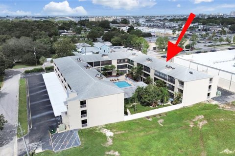 Condo in Largo, Florida, 2 bedrooms  № 1799879 - photo 3