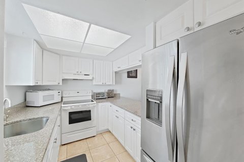 Condo in Largo, Florida, 2 bedrooms  № 1799879 - photo 7