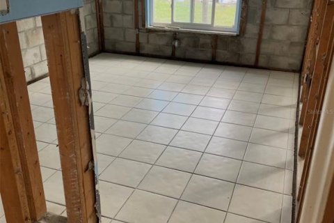 House in Redington Beach, Florida 3 bedrooms, 115.38 sq.m. № 2103906 - photo 5