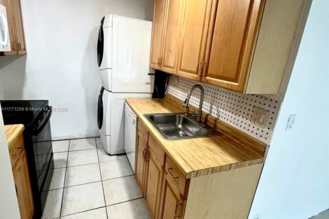 Купить кондоминиум в Корал-Спрингс, Флорида 2 спальни, 68.75м2, № 2012266 - фото 3