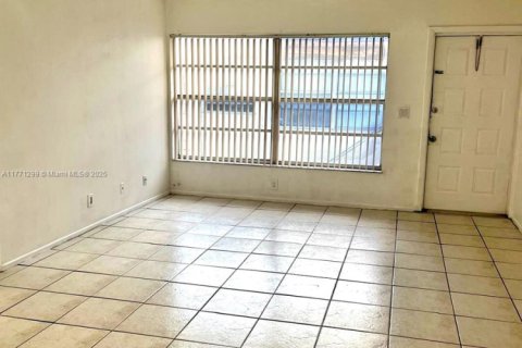 Купить кондоминиум в Корал-Спрингс, Флорида 2 спальни, 68.75м2, № 2012266 - фото 6