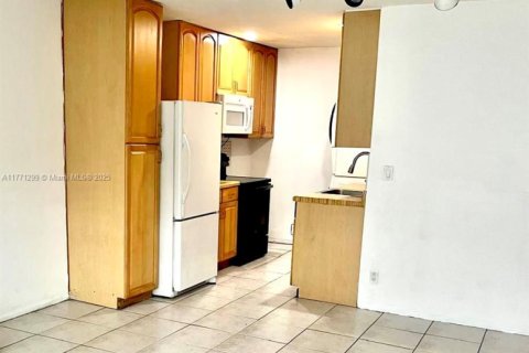 Купить кондоминиум в Корал-Спрингс, Флорида 2 спальни, 68.75м2, № 2012266 - фото 4