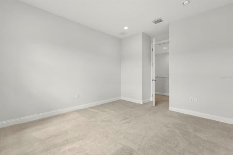 House in Orlando, Florida 5 bedrooms, 360.74 sq.m. № 2167784 - photo 22