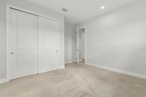 House in Orlando, Florida 5 bedrooms, 360.74 sq.m. № 2167784 - photo 25