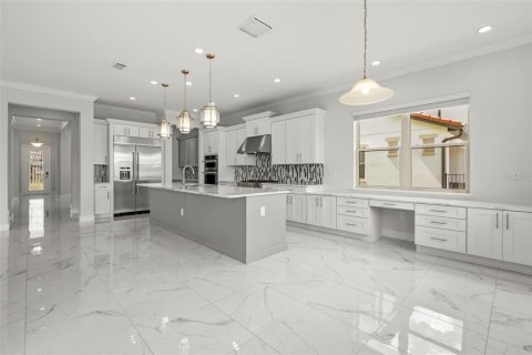 House in Orlando, Florida 5 bedrooms, 360.74 sq.m. № 2167784 - photo 13