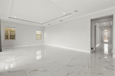 House in Orlando, Florida 5 bedrooms, 360.74 sq.m. № 2167784 - photo 6