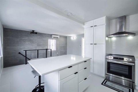 Propiedad comercial en venta en Orlando, Florida, 5 dormitorios, 237.09 m2 № 2104841 - foto 21
