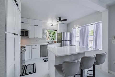 Propiedad comercial en venta en Orlando, Florida, 5 dormitorios, 237.09 m2 № 2104841 - foto 17