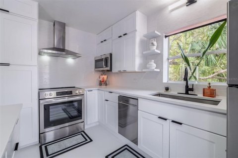 Propiedad comercial en venta en Orlando, Florida, 5 dormitorios, 237.09 m2 № 2104841 - foto 20