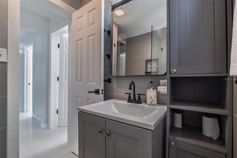 Propiedad comercial en venta en Orlando, Florida, 5 dormitorios, 237.09 m2 № 2104841 - foto 26