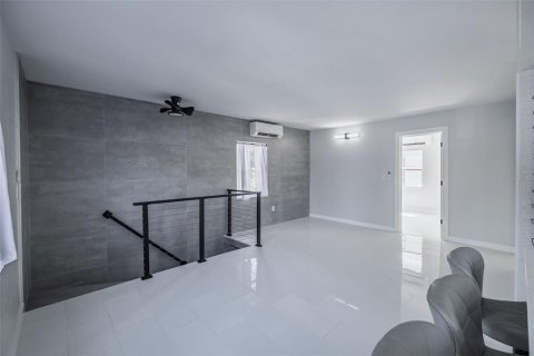 Propiedad comercial en venta en Orlando, Florida, 5 dormitorios, 237.09 m2 № 2104841 - foto 12