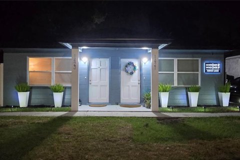 Propiedad comercial en venta en Orlando, Florida, 5 dormitorios, 237.09 m2 № 2104841 - foto 2