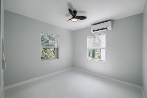 Propiedad comercial en venta en Orlando, Florida, 5 dormitorios, 237.09 m2 № 2104841 - foto 24