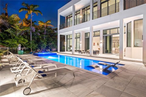 Casa en venta en Fort Lauderdale, Florida, 5 dormitorios, 406.91 m2 № 1983106 - foto 20