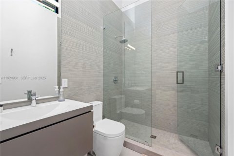 Casa en venta en Fort Lauderdale, Florida, 5 dormitorios, 406.91 m2 № 1983106 - foto 14