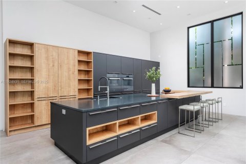 Casa en venta en Fort Lauderdale, Florida, 5 dormitorios, 406.91 m2 № 1983106 - foto 8