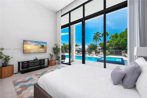 Casa en venta en Fort Lauderdale, Florida, 5 dormitorios, 406.91 m2 № 1983106 - foto 15