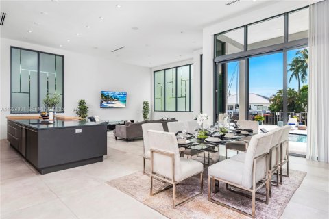 Casa en venta en Fort Lauderdale, Florida, 5 dormitorios, 406.91 m2 № 1983106 - foto 5