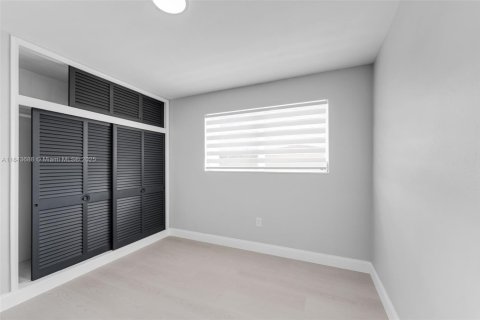 Casa en venta en Miami, Florida, 3 dormitorios, 146.6 m2 № 1838767 - foto 12