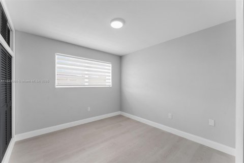 Casa en venta en Miami, Florida, 3 dormitorios, 146.6 m2 № 1838767 - foto 11