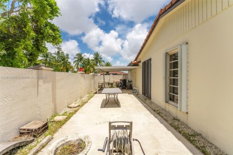 Casa en venta en Miami, Florida, 3 dormitorios, 146.6 m2 № 1838767 - foto 24