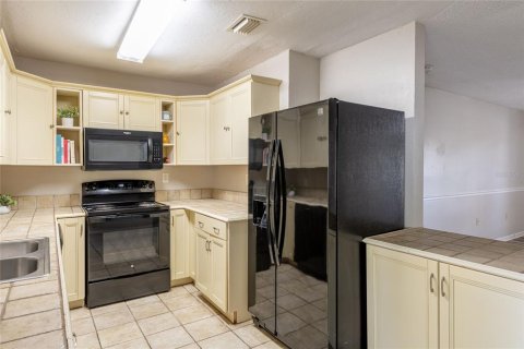 House in Lakeland, Florida 3 bedrooms, 196.58 sq.m. № 1690005 - photo 9