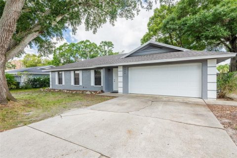 House in Lakeland, Florida 3 bedrooms, 196.58 sq.m. № 1690005 - photo 1