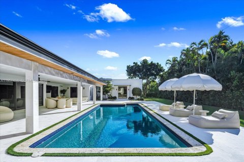 House in Pinecrest, Florida 6 bedrooms, 654.96 sq.m. № 2018027 - photo 30
